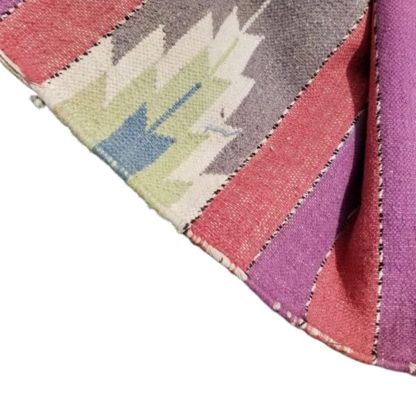 Vintage Rug with Fringe, Mexican / Southwestern Motifs, 61"x94" - Image 4