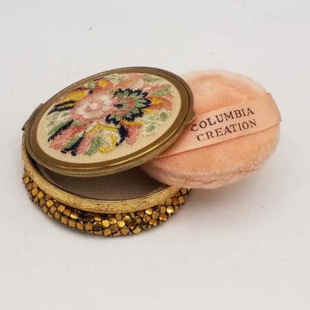 Art Deco "Columbia Creation" Embroidered Floral Mesh Beauty Compact