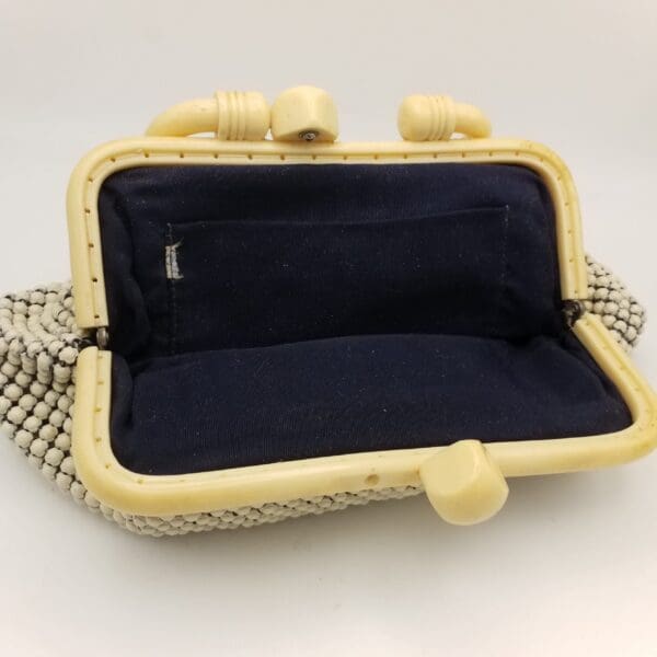 Art Deco Mesh Handbag with Chunky Bakelite Handle - Image 7