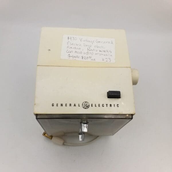 Ivory / Cream 1970s General Electric Desk Radio (Works) and Clock Radio (As-Is) - Image 6