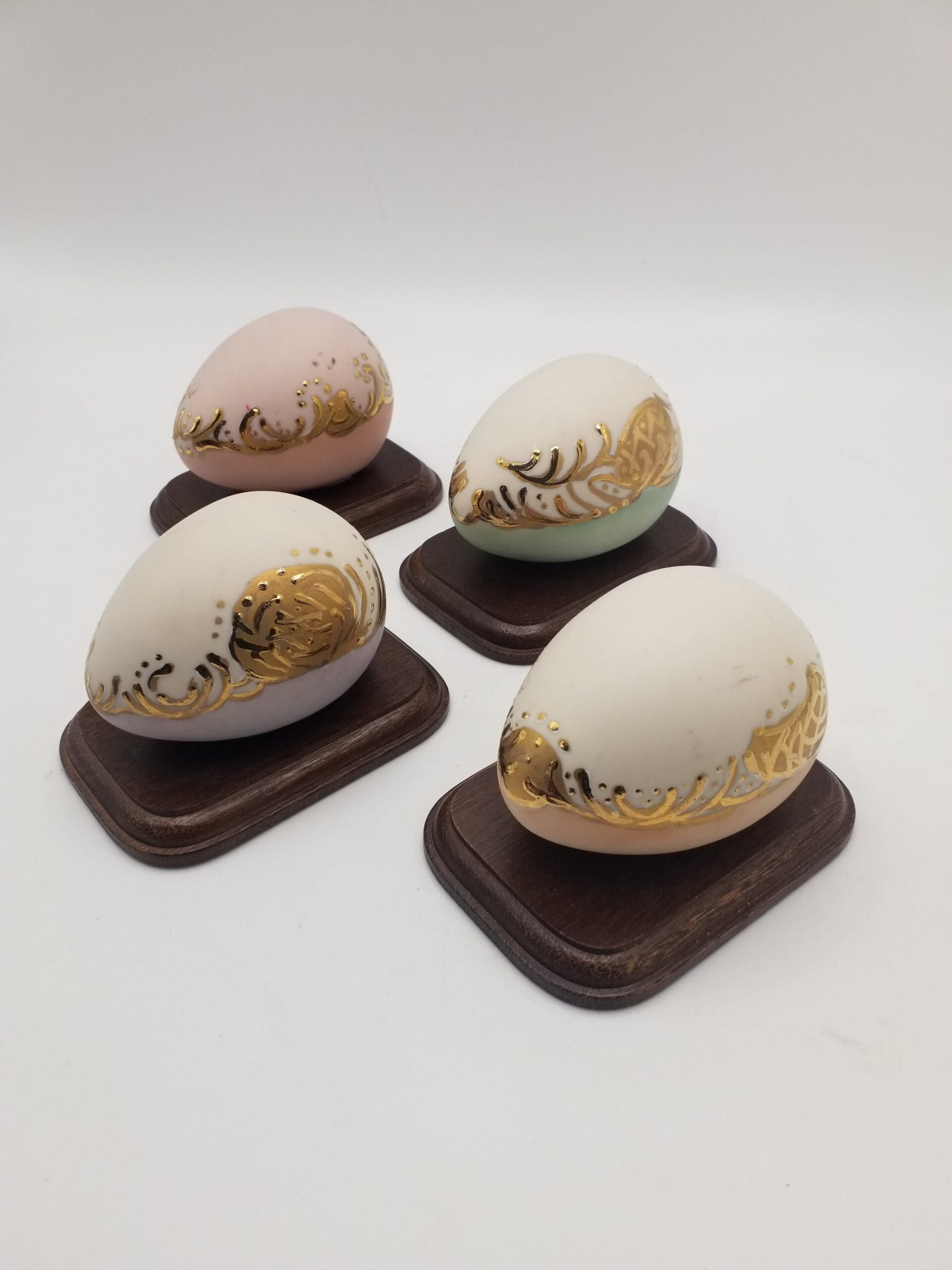 Set of 4 Vintage Pastel Ryan China Handpainted Eggs with Gold Accents, Made In Taiwan