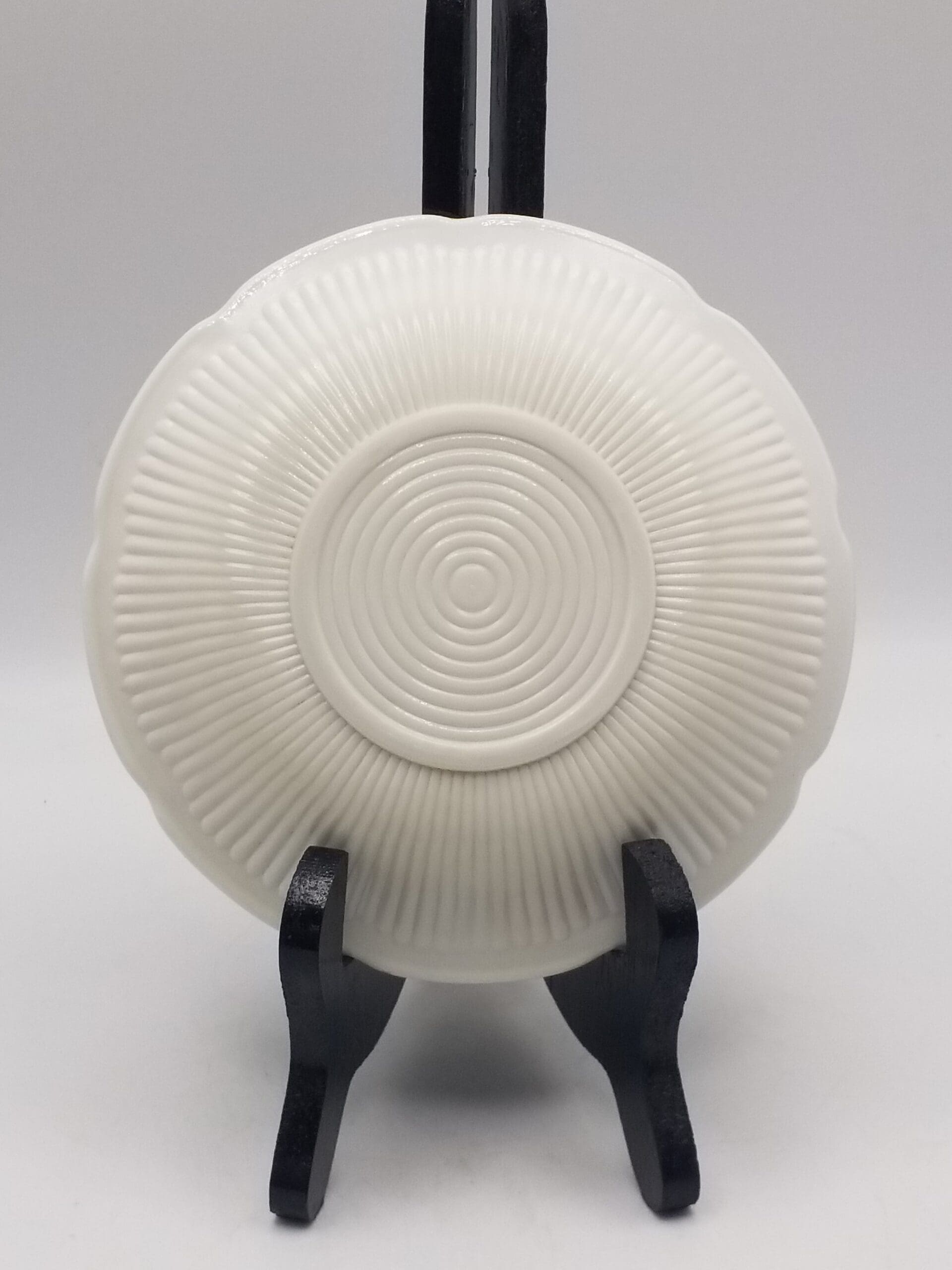 Vintage 1940s Anchor Hocking Alice White Blue Trim 6" Saucer - Image 2