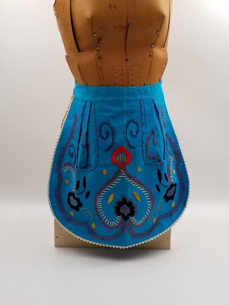 Folk Style Embroidered Apron, with 2 Front Pockets!